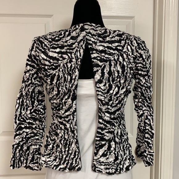 Jackie Jon Black /White sequence zebra pattern jacket Top - Size Small - Picture 9 of 12